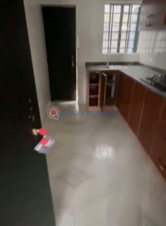 2 bedroom Block Of Flats For Rent Itire-Ikate Surulere Lagos - 15