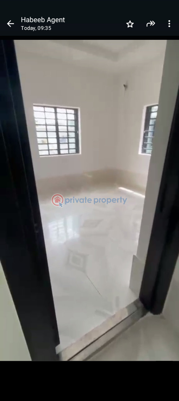 2 bedroom Block Of Flats For Rent Itire-Ikate Surulere Lagos - 5