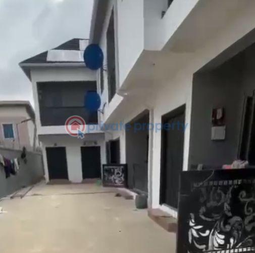 2 bedroom Block Of Flats For Rent Itire-Ikate Surulere Lagos - 0