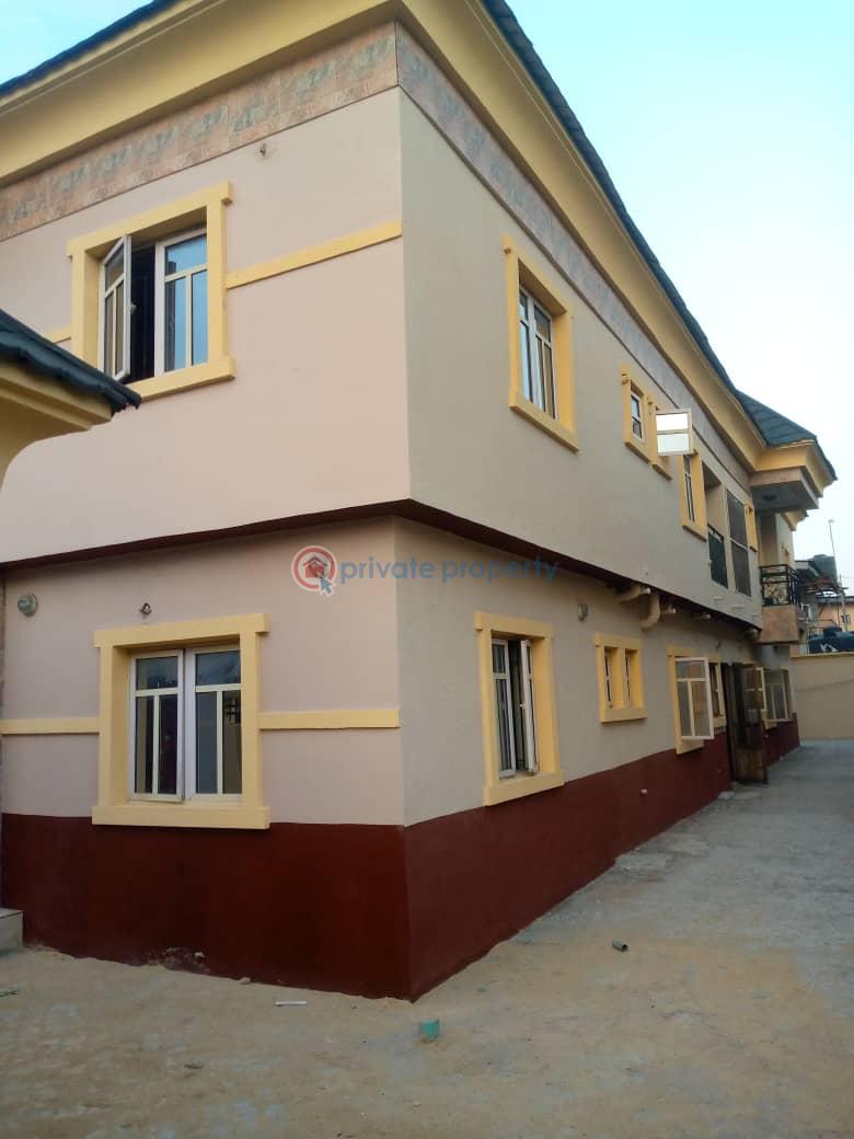 3 bedroom Block Of Flats For Rent Palmgroove Shomolu Lagos - 0