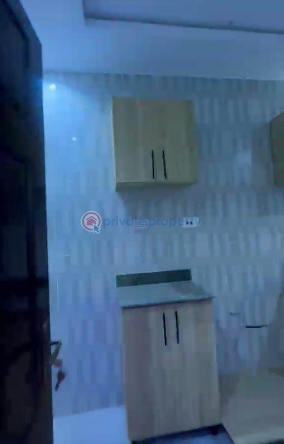 2 bedroom Block Of Flats For Rent Ijesha Surulere Lagos - 13