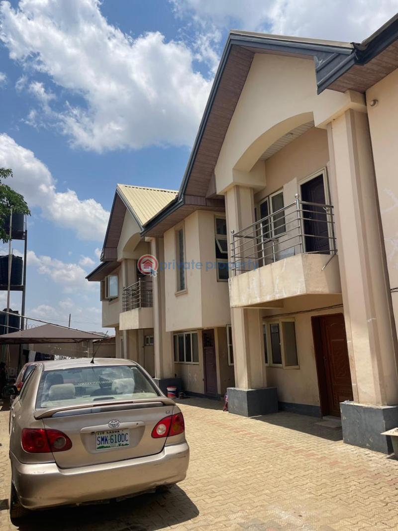 3 bedroom Block Of Flats For Rent Ateere Kasumu Road Off Tipper Garage, Akala Express, Akala Express Ibadan Oyo - 1