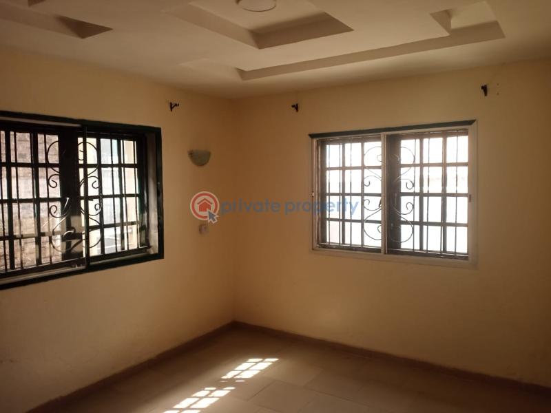 3 bedroom Block Of Flats For Rent Zionist Estate Behind Anchor Mall Akala Express Ibadan Oyo - 4