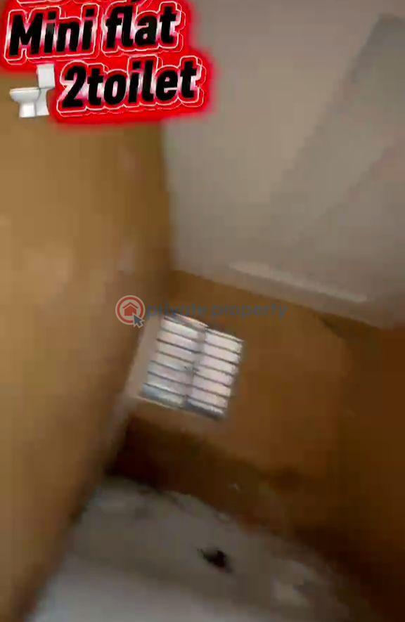 1 bedroom Mini Flat For Rent Itire-Ikate Surulere Lagos - 3