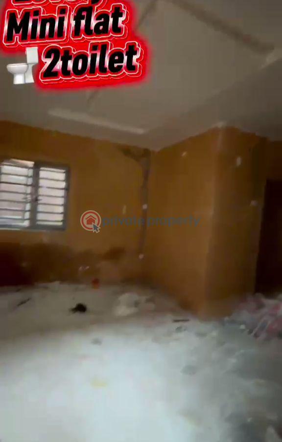 1 bedroom Mini Flat For Rent Itire-Ikate Surulere Lagos - 5