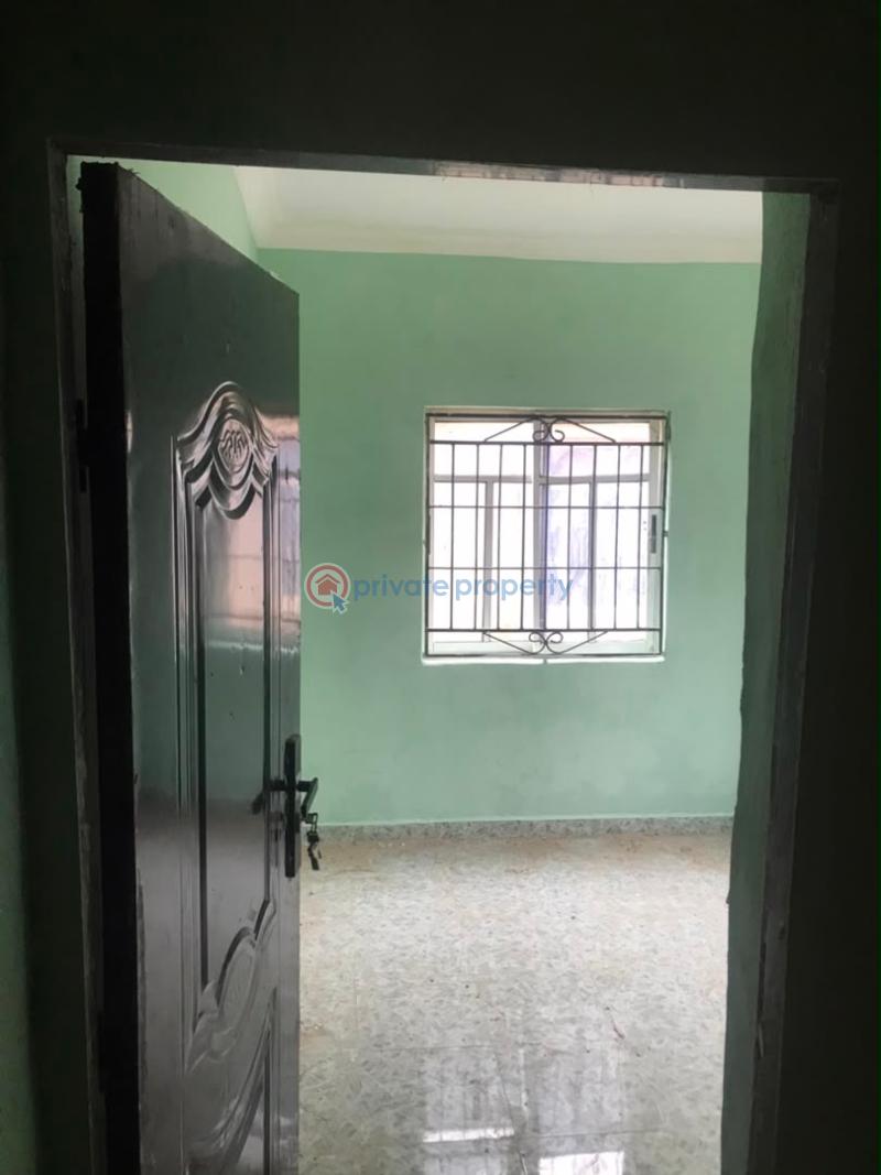 2 bedroom Block Of Flats For Rent Olakunle Traffic Lights 2 Minutes Trek To Akala Express Akala Express Ibadan Oyo - 2