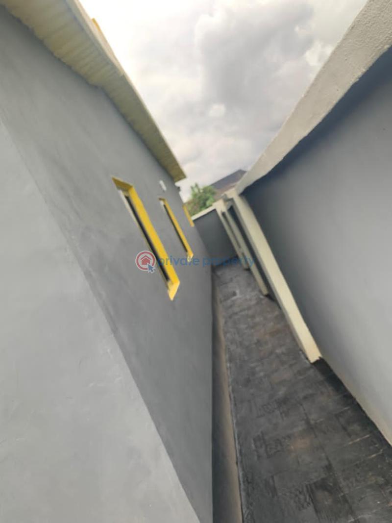 2 bedroom Block Of Flats For Rent Yellow Gate Estate, Alaaka/mogana Elebu Akala Express Ibadan Oyo - 9