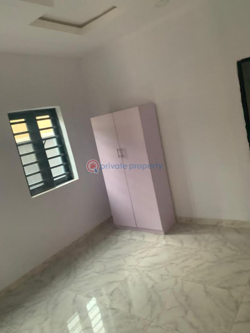 2 bedroom Block Of Flats For Rent Yellow Gate Estate, Alaaka/mogana Elebu Akala Express Ibadan Oyo - 6