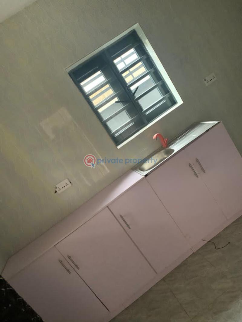 2 bedroom Block Of Flats For Rent Yellow Gate Estate, Alaaka/mogana Elebu Akala Express Ibadan Oyo - 2