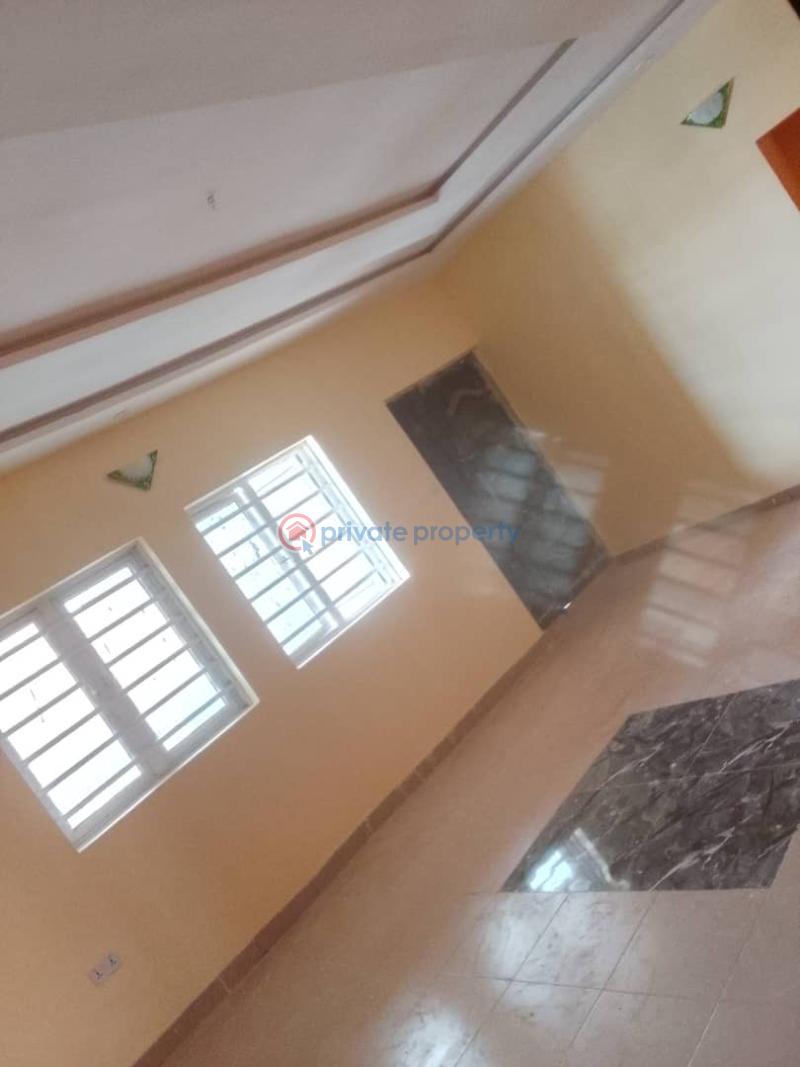 3 bedroom Block Of Flats For Rent At The Back Of Trailer Park Eleja Odo Ona Kekere Odo ona Ibadan Oyo - 2