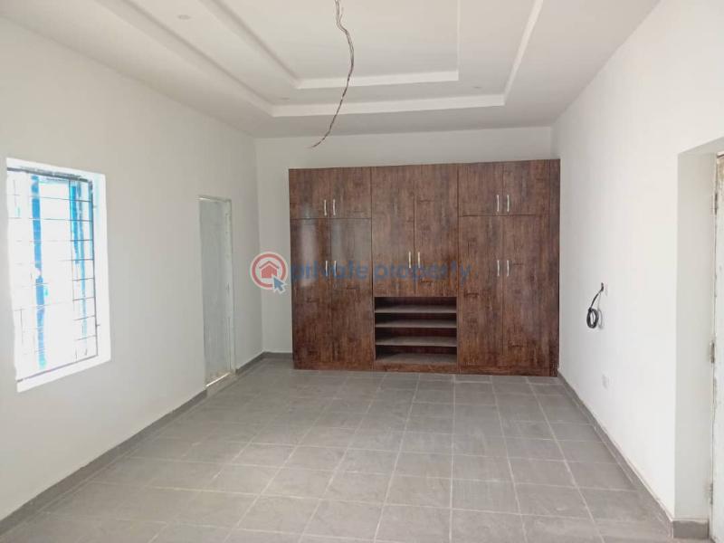 4 bedroom Terrace For Rent Center Guzape Guzape Abuja Phase 1  - 2