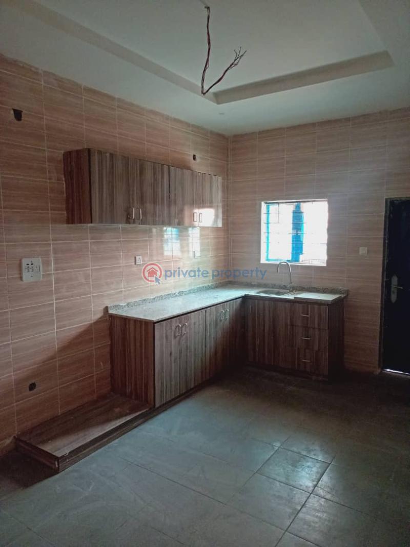 4 bedroom Terrace For Rent Center Guzape Guzape Abuja Phase 1  - 3