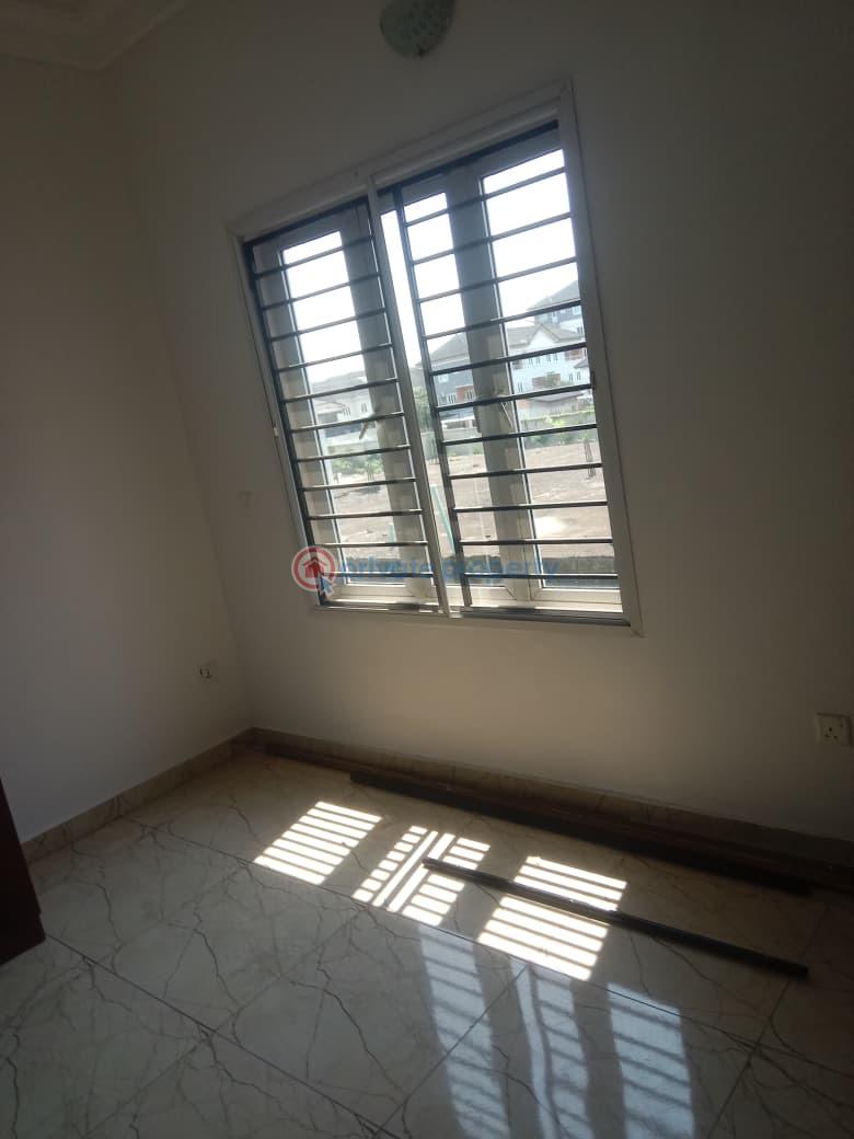To let – serviced 3-bedroom flat (upstairs) - 16 3 bedroom Block Of Flats For Rent Ikate Elegushi Lekki Lagos - 16