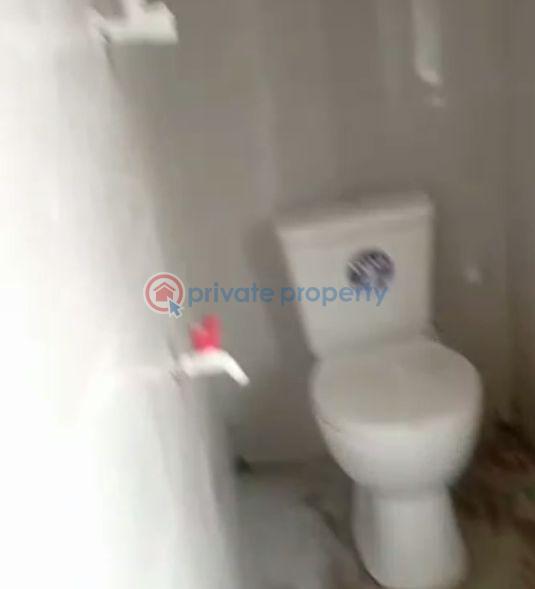 2 bedroom Block Of Flats For Rent Ijesha Surulere Lagos - 5