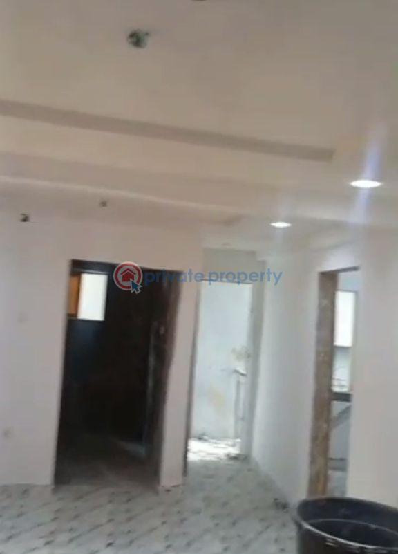 2 bedroom Block Of Flats For Rent Ijesha Surulere Lagos - 1