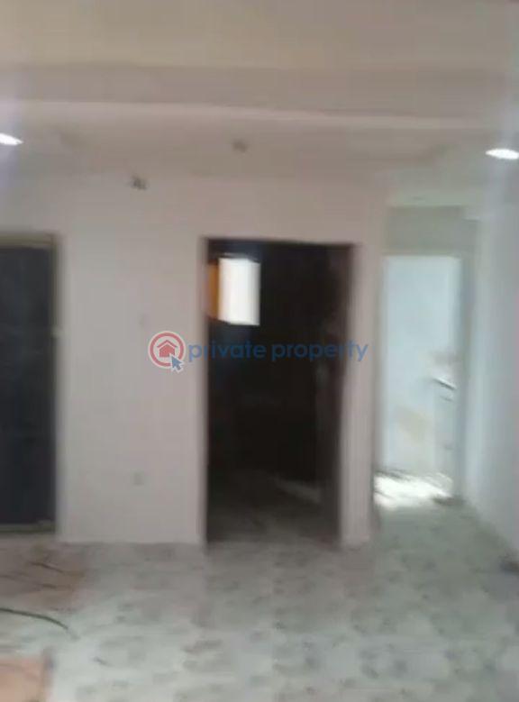 2 bedroom Block Of Flats For Rent Ijesha Surulere Lagos - 2
