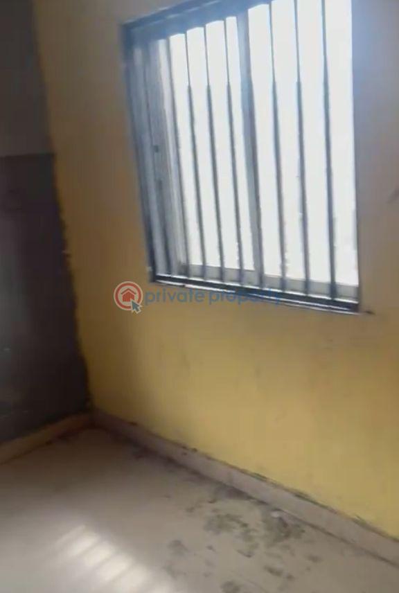 3 bedroom Block Of Flats For Rent Bariga Shomolu Lagos - 2