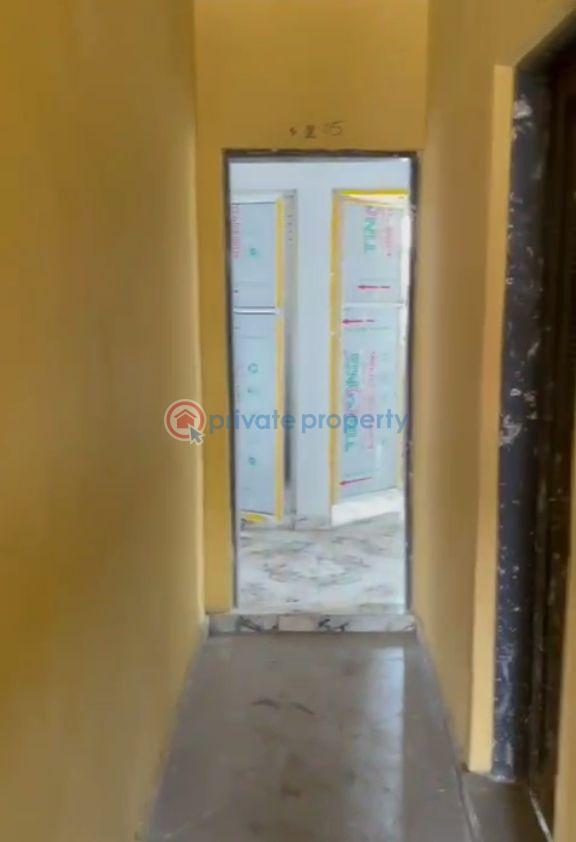 1 bedroom Mini Flat For Rent Ijesha Surulere Lagos - 9
