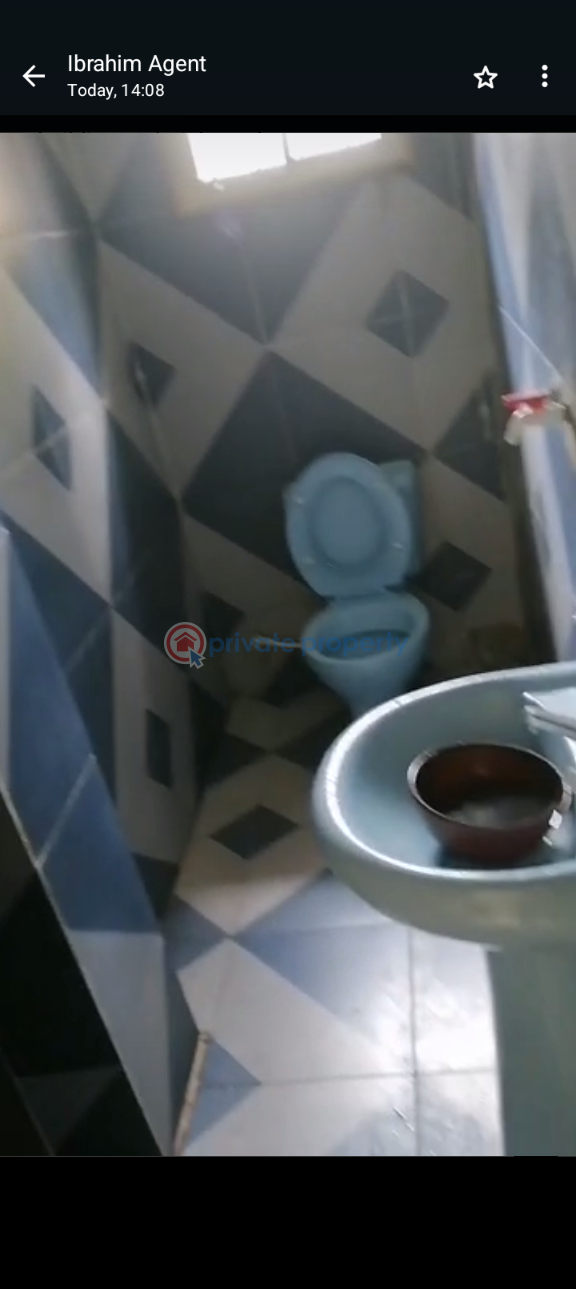 1 bedroom Mini Flat For Rent Itire-Ikate Surulere Lagos - 4