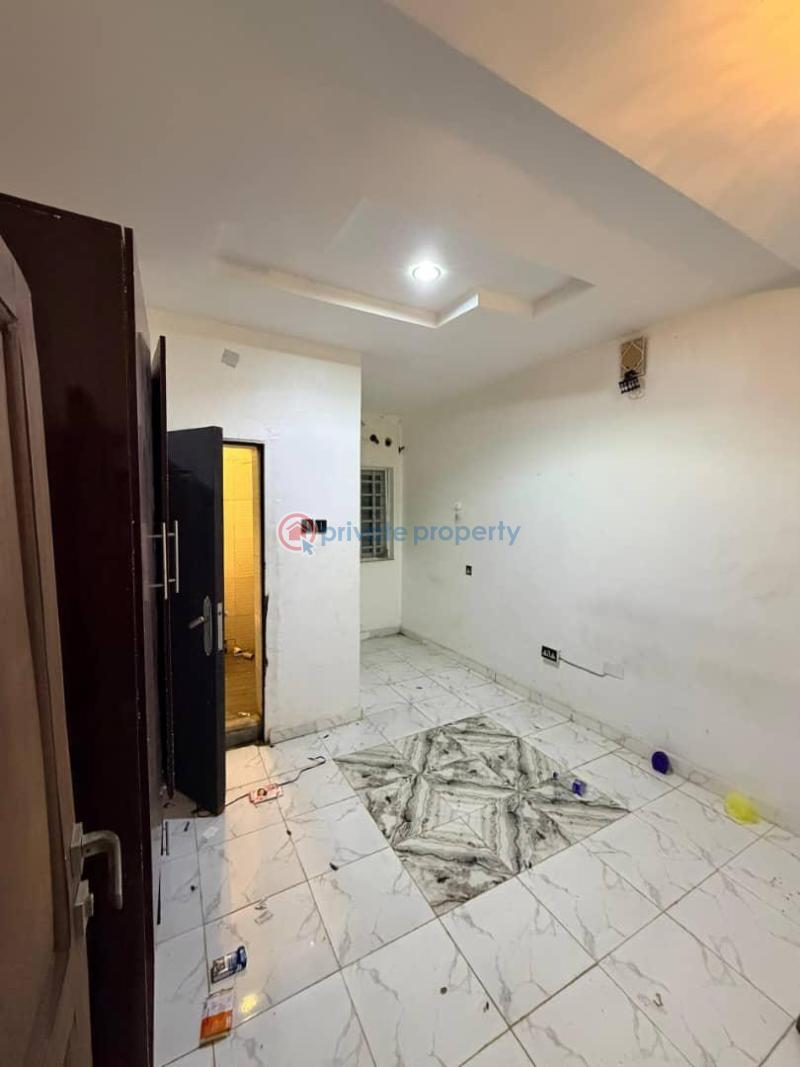 House For Rent Location :ikolaba Gra Ibadan. Ibadan Oyo - 1