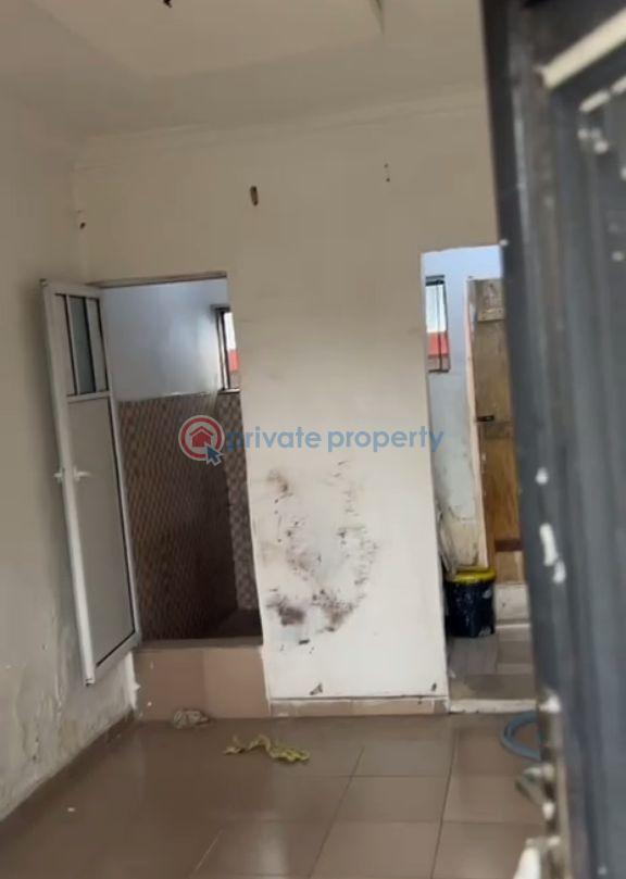 Self Contain For Rent Fola Agoro Yaba Lagos - 1