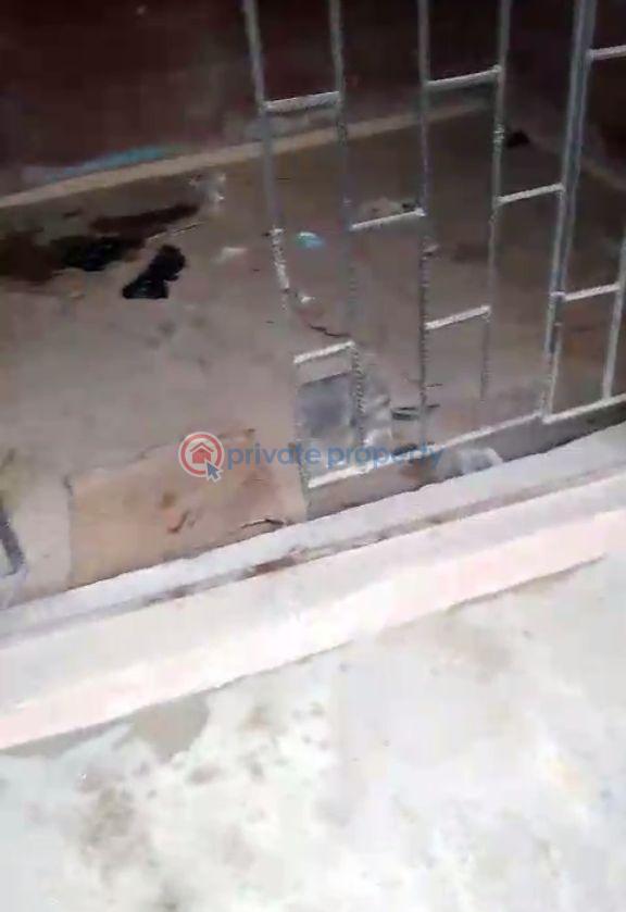 Shop For Rent Ijesha Surulere Lagos - 3