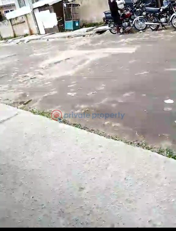 Shop For Rent Ijesha Surulere Lagos - 4