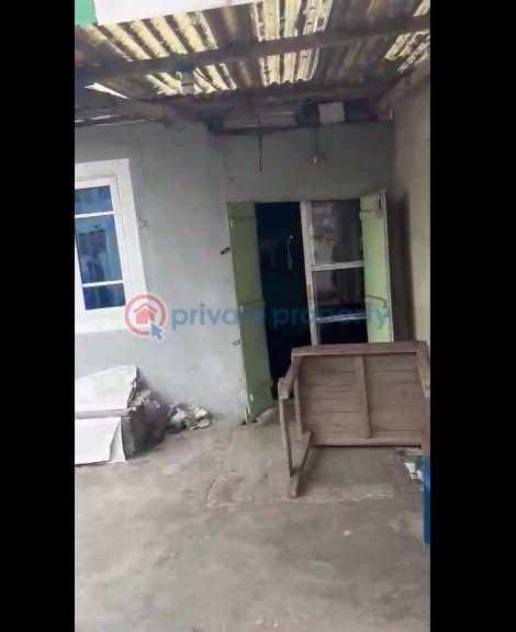 Shop For Rent Itire-Ikate Surulere Lagos - 0
