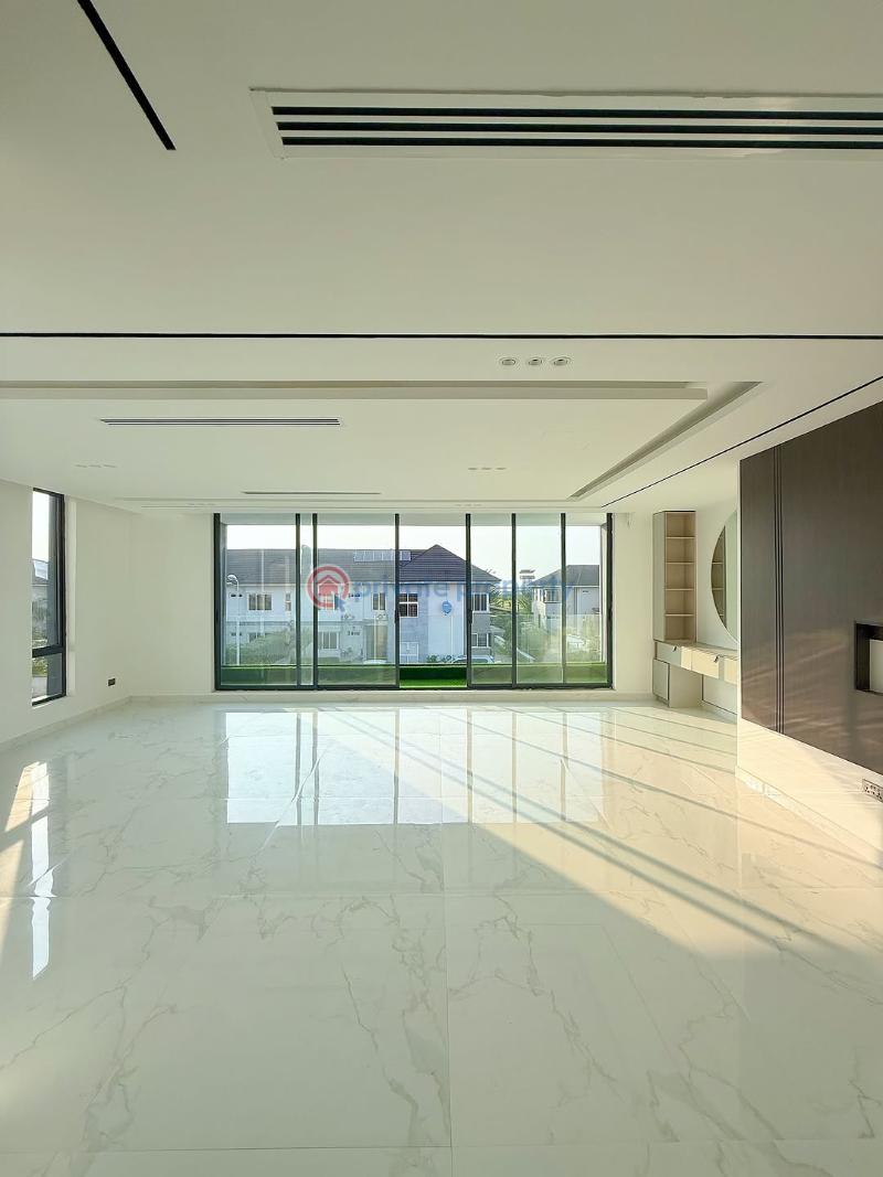 5 bedroom Detached Duplex For Sale Pinnock Beach Estate Osapa Lekki Lagos - 4