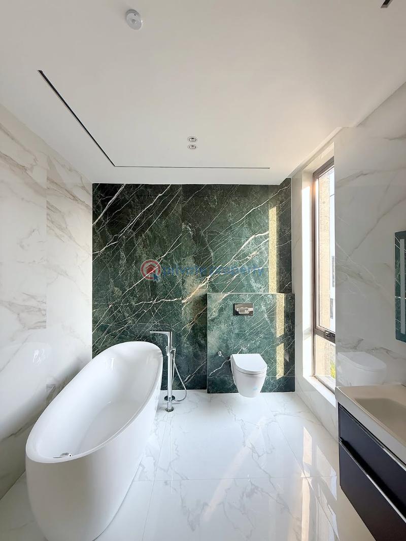 5 bedroom Detached Duplex For Sale Pinnock Beach Estate Osapa Lekki Lagos - 3