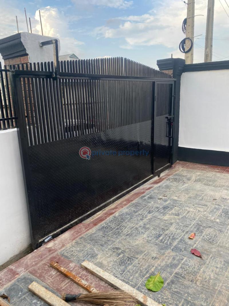 4 bedroom Detached Duplex For Sale Obawole Close To Kayfarm Ifako-Ijaiye Lagos - 3