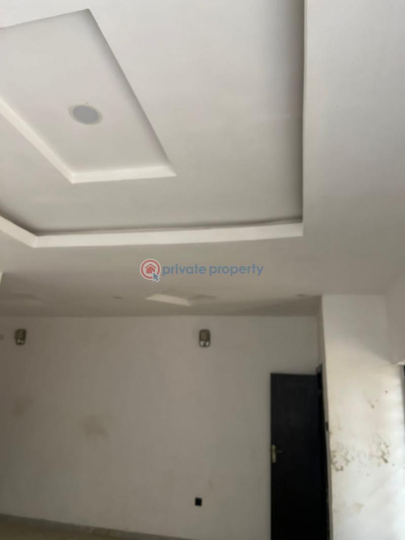 3 bedroom Flat & Apartment For Sale Ilasamaja Mushin Lagos - 10