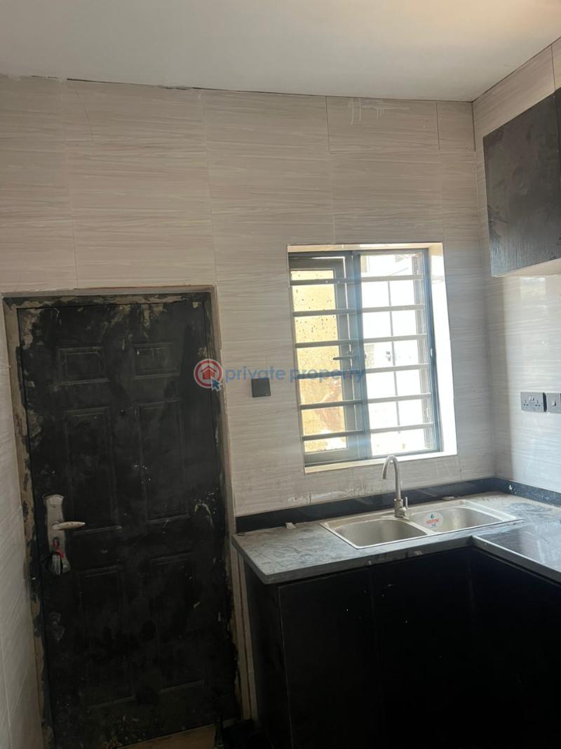 3 bedroom Flat & Apartment For Sale Ilasamaja Mushin Lagos - 12