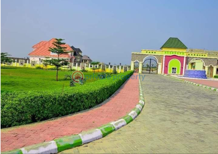 Residential Land For Sale Simawa / Lagos Ibadan Expressway/ Behind Rccg Camp Ogun area  - 0