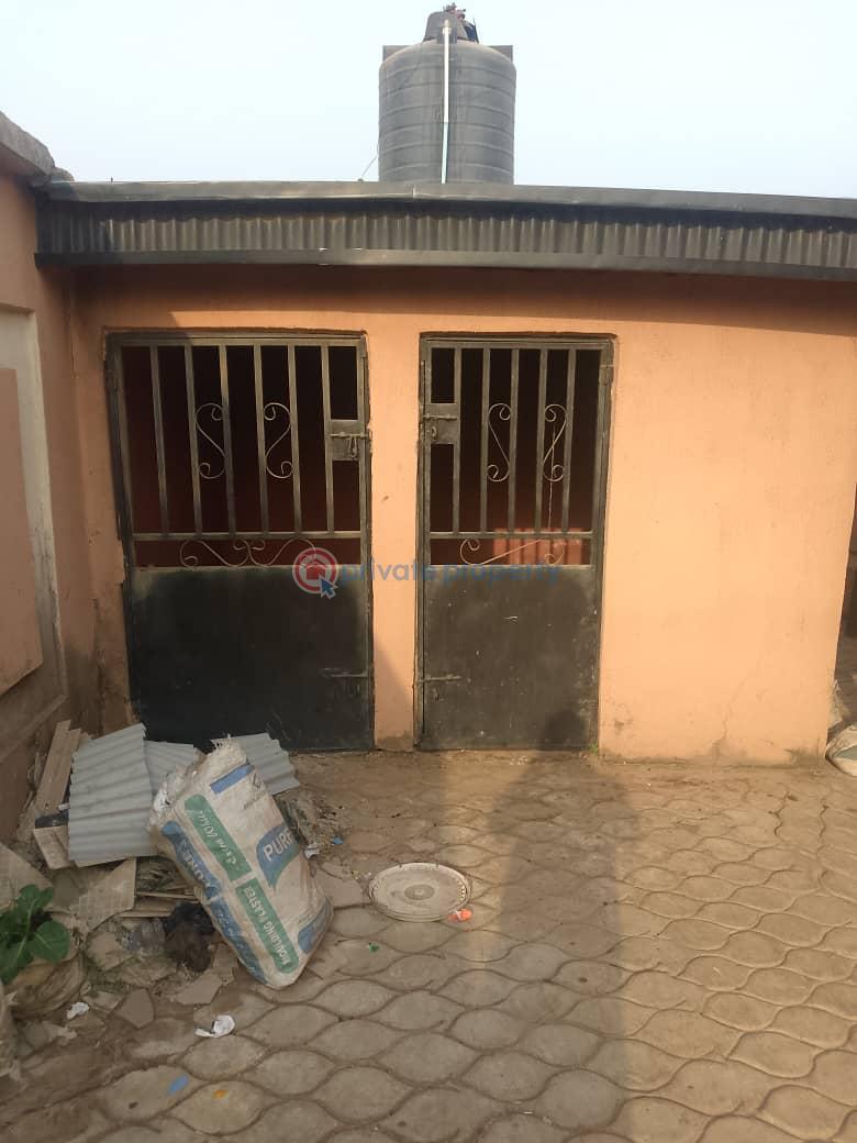 House For Sale Akala Way, Wofun: Kute Area: *💥landmark* 👉 Akala Estate Akobo Ibadan Oyo - 7