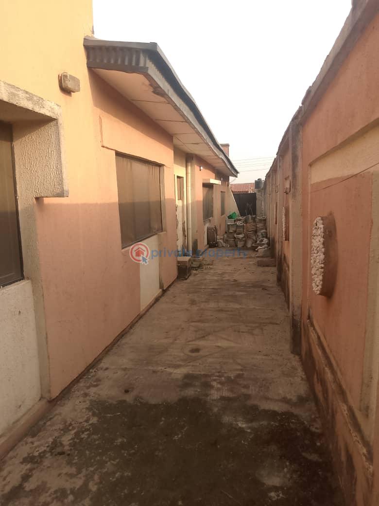 House For Sale Akala Way, Wofun: Kute Area: *💥landmark* 👉 Akala Estate Akobo Ibadan Oyo - 10