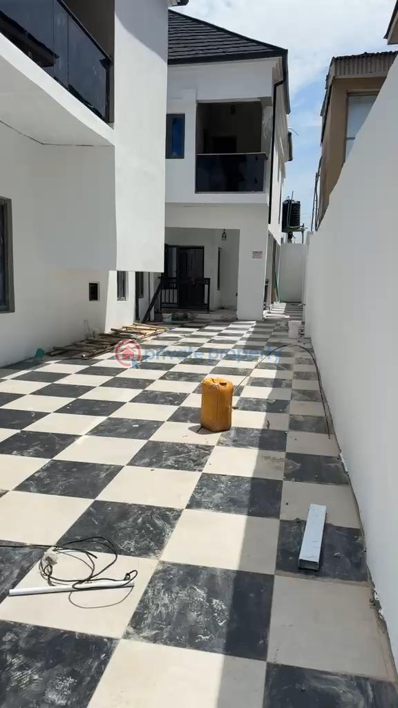 2 bedroom Block Of Flats For Rent Oworoshoki Oworonshoki Gbagada Lagos - 2