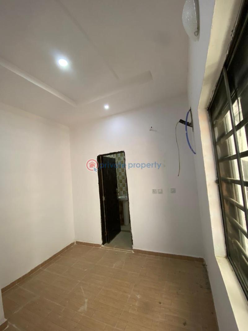 2 bedroom Block Of Flats For Rent Oluyole, Behind Faith Foundation, 2 Minutes To Akala Express. Akala Express Ibadan Oyo - 9