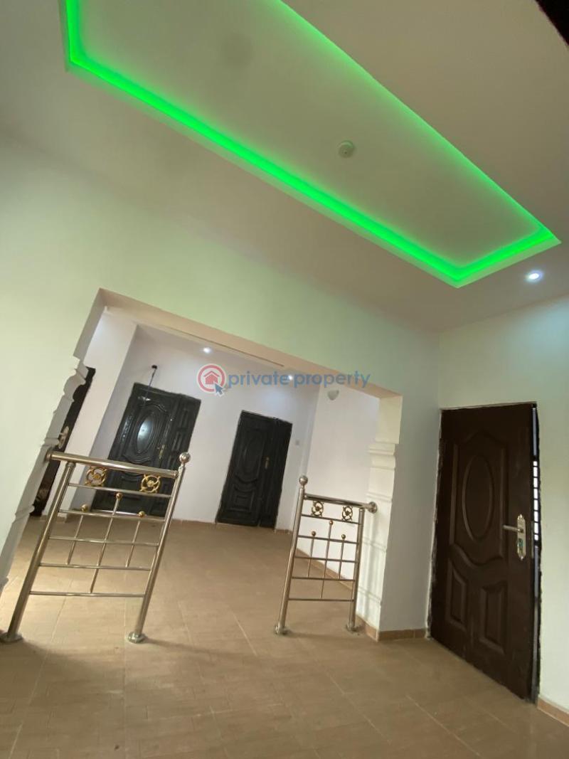 2 bedroom Block Of Flats For Rent Behind Faith Foundation. 2 Minutes Walk To The Main Road. Oluyole Estate Ibadan Oyo - 7