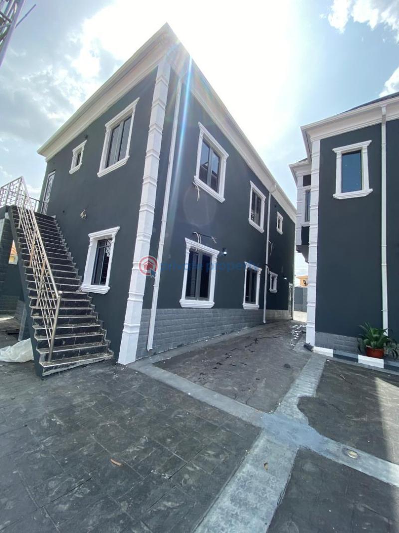 2 bedroom Block Of Flats For Rent Behind Faith Foundation. 2 Minutes Walk To The Main Road. Oluyole Estate Ibadan Oyo - 16