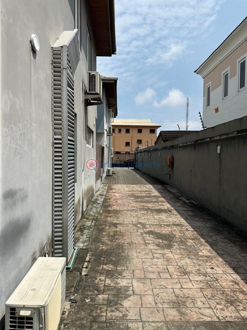 7 bedroom Detached Duplex For Rent Lekki Phase 1 Lagos - 3