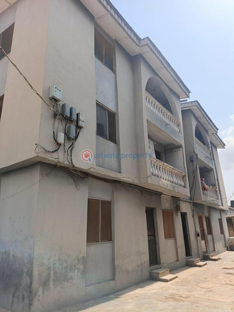 10 bedroom House For Sale Off Okunola Road Egbeda Alimosho Lagos - 2