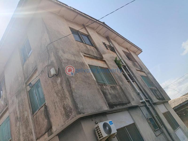 10 bedroom House For Sale Off Okunola Road Egbeda Alimosho Lagos - 7