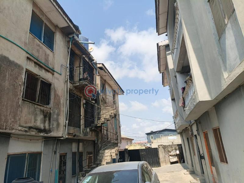 10 bedroom House For Sale Off Okunola Road Egbeda Alimosho Lagos - 4