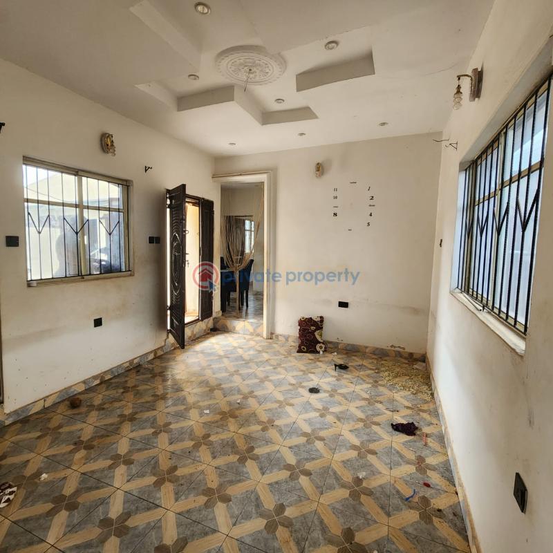 Detached Bungalow For Sale Iyana Church Ibadan Oyo - 3