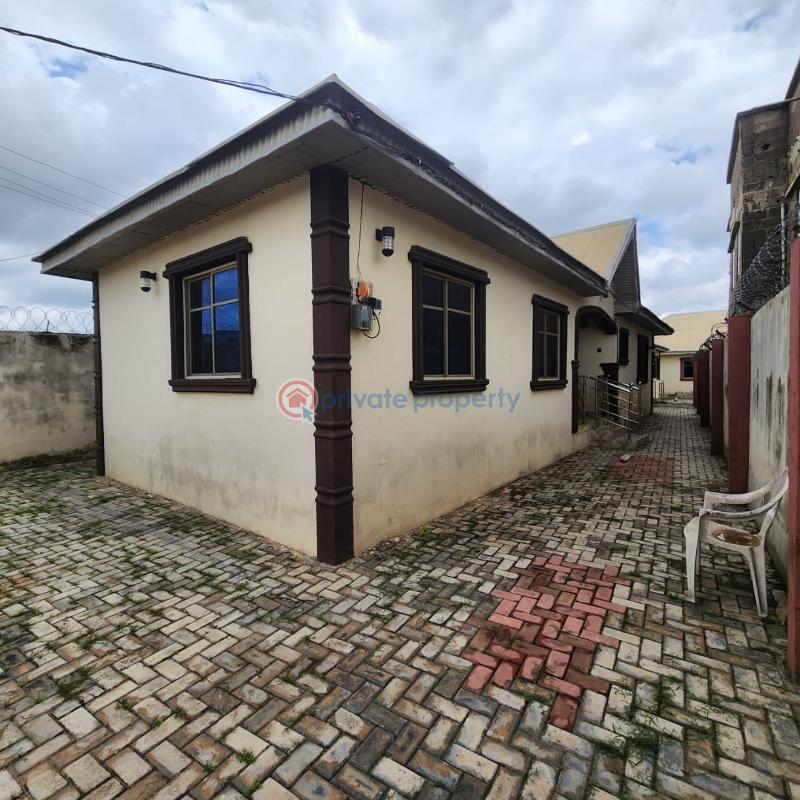 Detached Bungalow For Sale Iyana Church Ibadan Oyo - 1