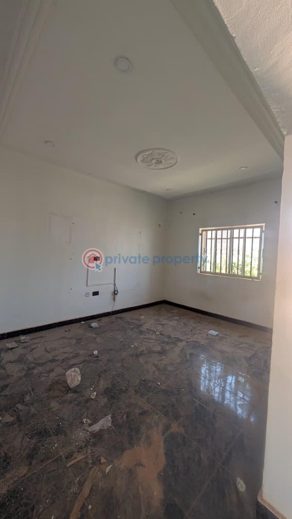 2 bedroom Block Of Flats For Sale Close To Tared Road At Dura, Rayfield Jos South Plateau