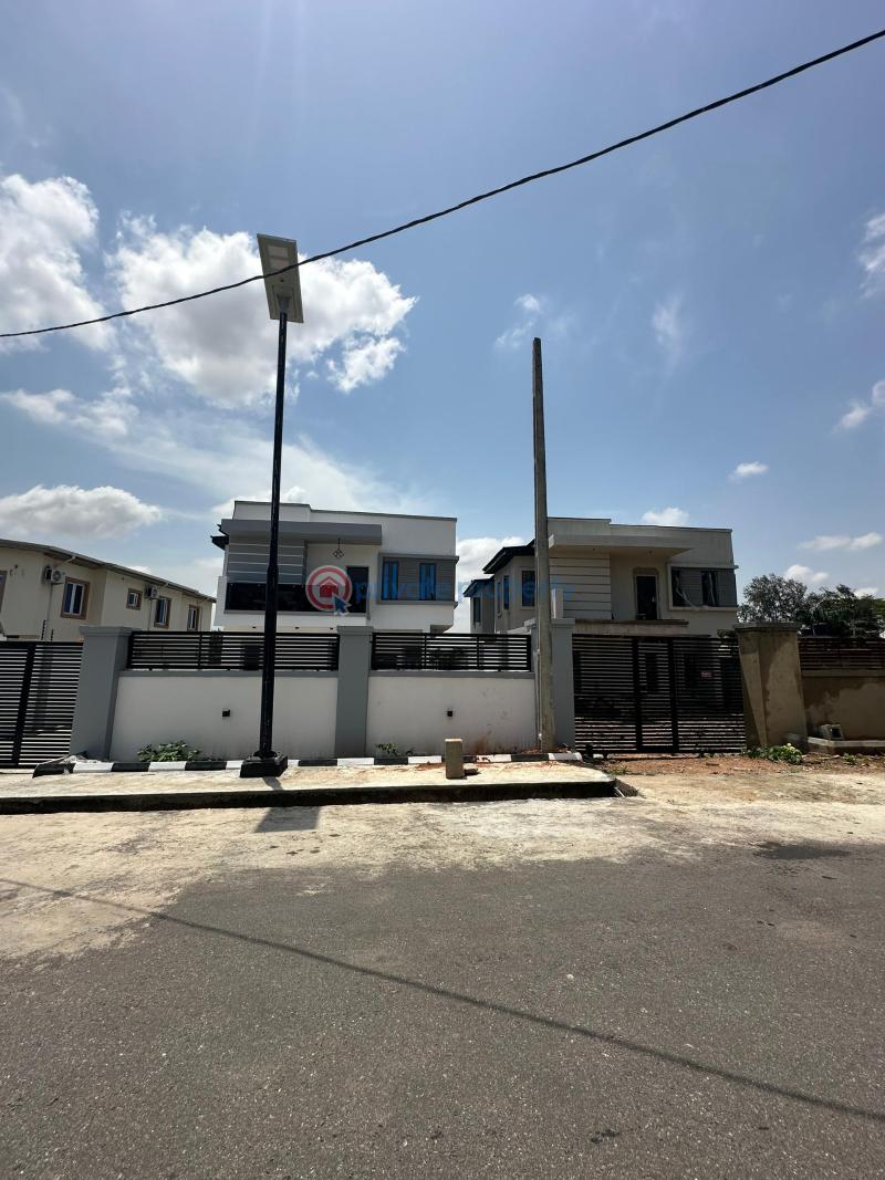 House For Sale At Alalubosa Gra Ibadan Oyo - 1