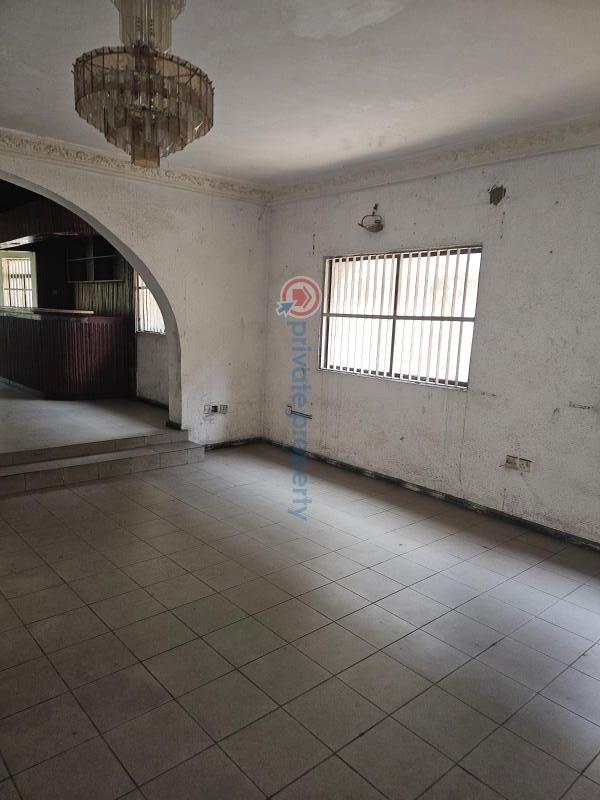 10 bedroom Detached Duplex For Sale Aguda  Surulere Lagos - 5