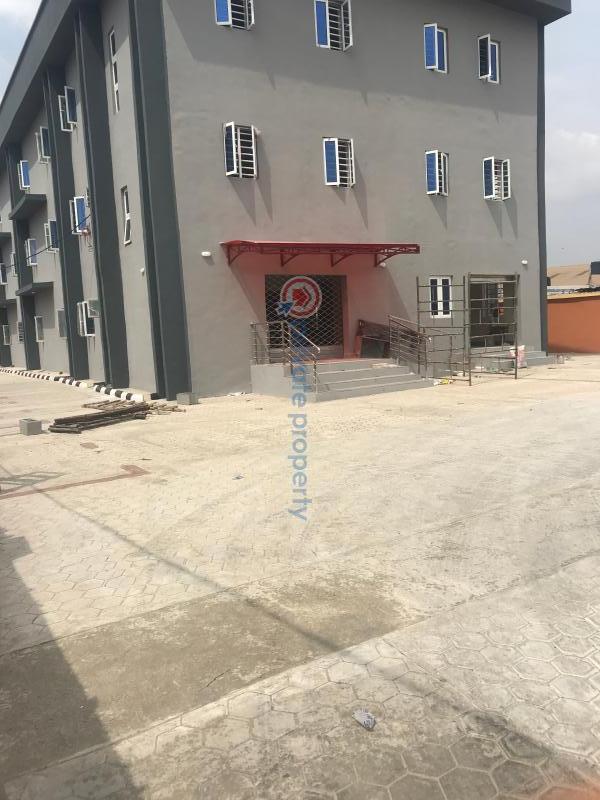 Warehouse For Rent Along Egbeda Idimu Road Seliat Bus Stop Alimosho Lagos - 1